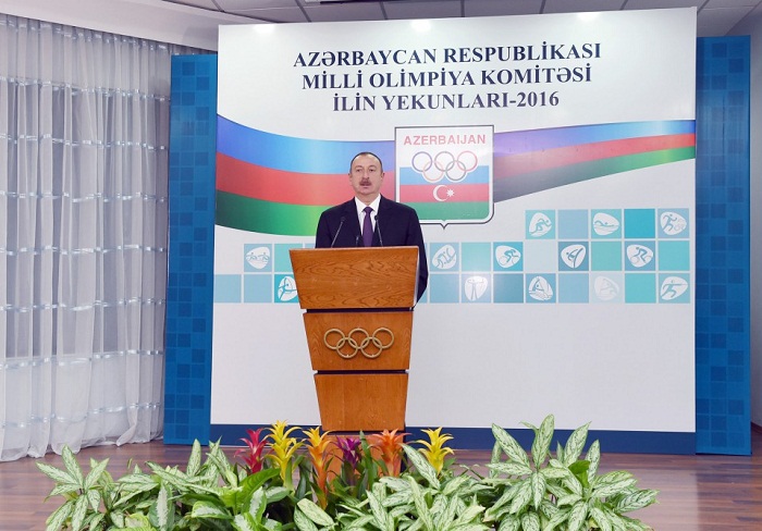 Le président Ilham Aliyev participe à une cérémonie consacrée au bilan sportif de 2016